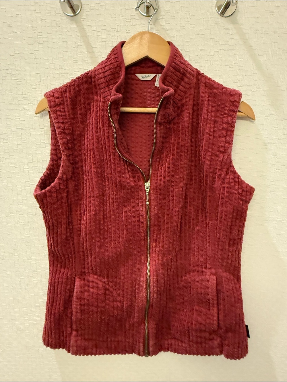 Woolrich Kinsdale Wide Wale Corduroy Vest Ruby Red Full Zip Mock Neck S
